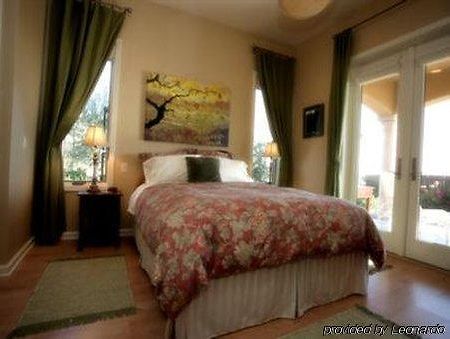 Alta Cresta Orchard & Inn 佩索罗伯斯 客房 照片